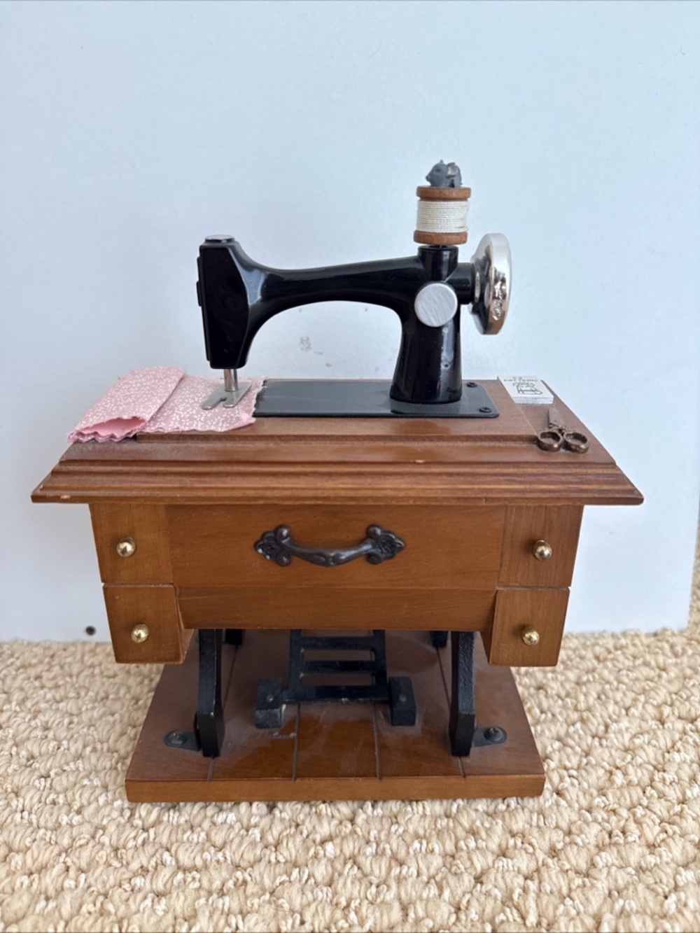 Vintage Berkeley Designs Sewing Machine and Table Music Box “Buttons & Bows”